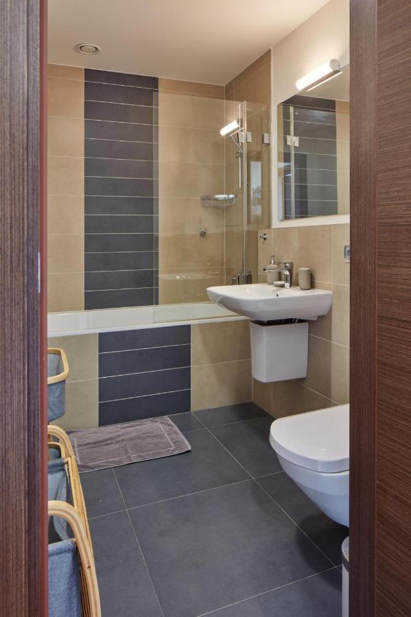 Spacious In Nusle By Days Apartment
